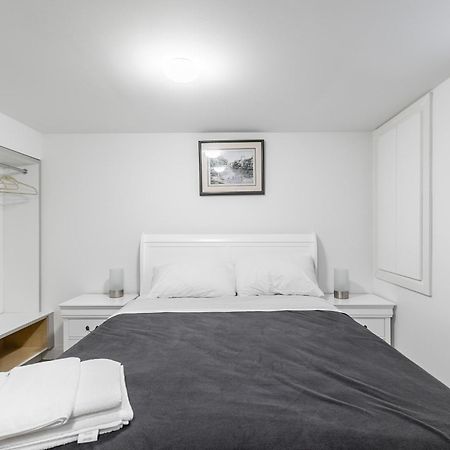 Beautiful Renovated Home 3 Mins Drive To Fall Niagara Falls Exterior photo