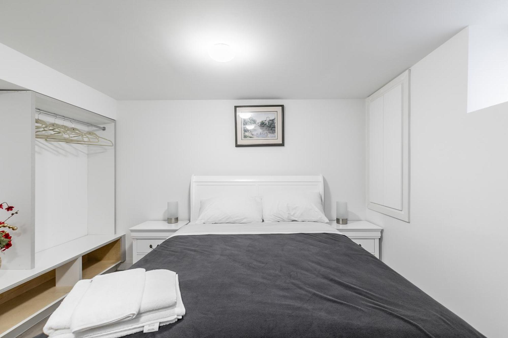 Beautiful Renovated Home 3 Mins Drive To Fall Niagara Falls Exterior photo