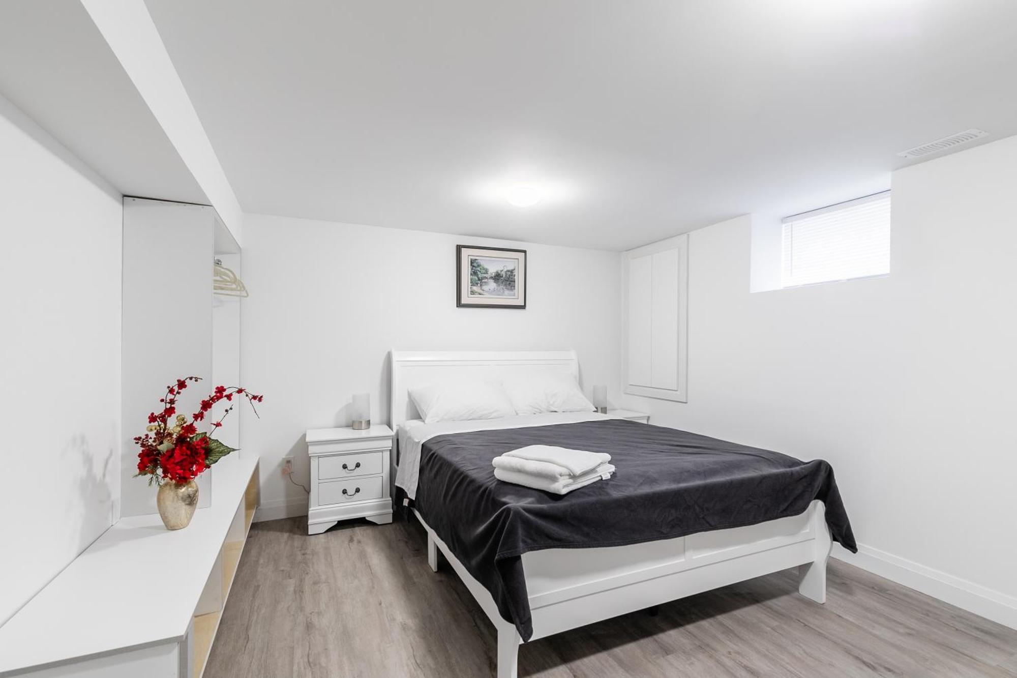 Beautiful Renovated Home 3 Mins Drive To Fall Niagara Falls Exterior photo