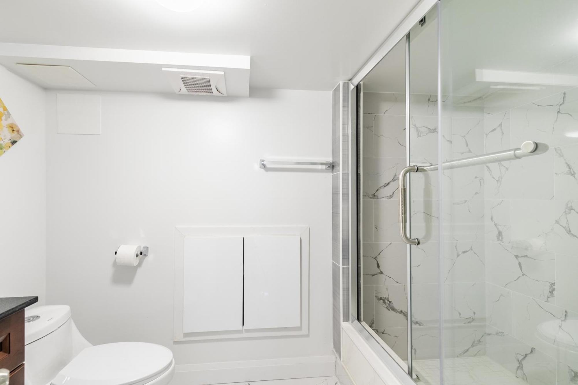 Beautiful Renovated Home 3 Mins Drive To Fall Niagara Falls Exterior photo