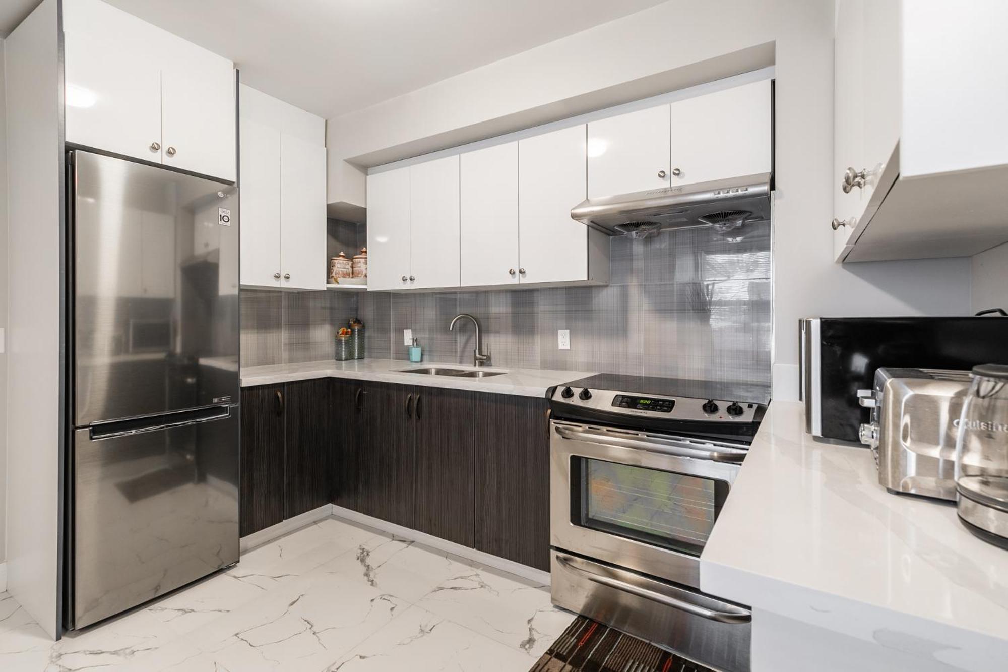 Beautiful Renovated Home 3 Mins Drive To Fall Niagara Falls Exterior photo