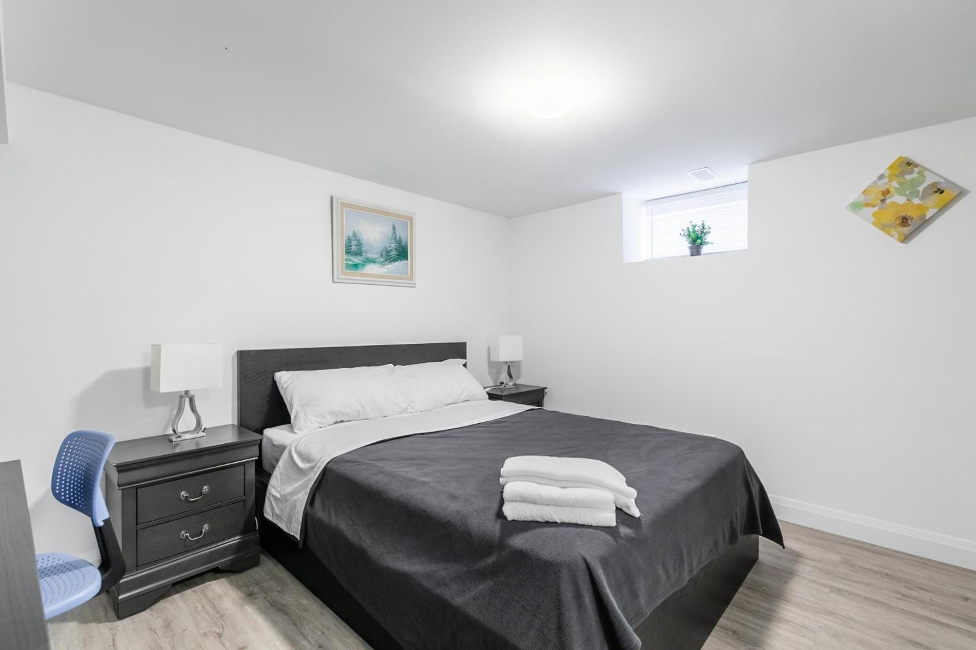 Beautiful Renovated Home 3 Mins Drive To Fall Niagara Falls Exterior photo