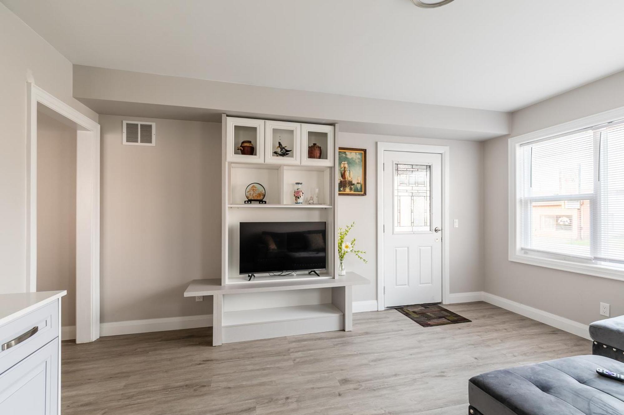 Beautiful Renovated Home 3 Mins Drive To Fall Niagara Falls Exterior photo