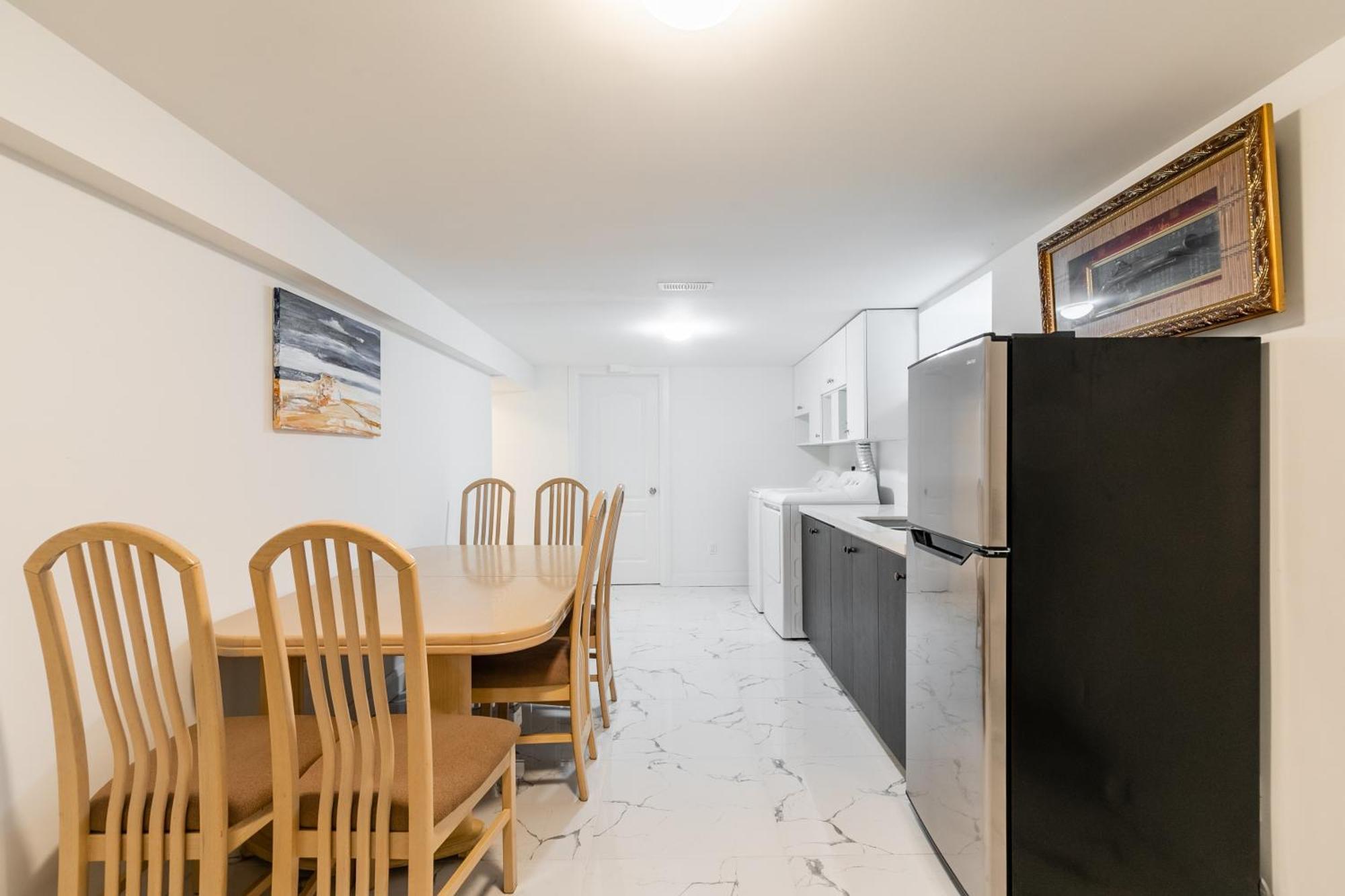 Beautiful Renovated Home 3 Mins Drive To Fall Niagara Falls Exterior photo