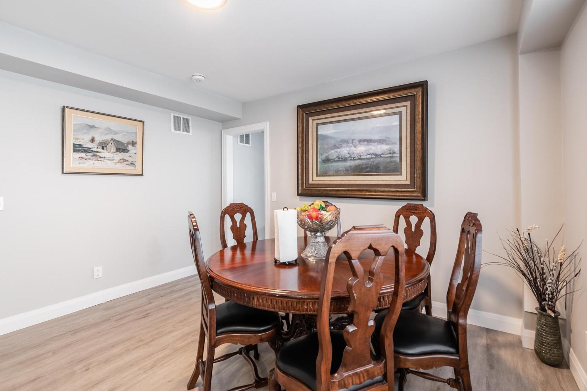 Beautiful Renovated Home 3 Mins Drive To Fall Niagara Falls Exterior photo