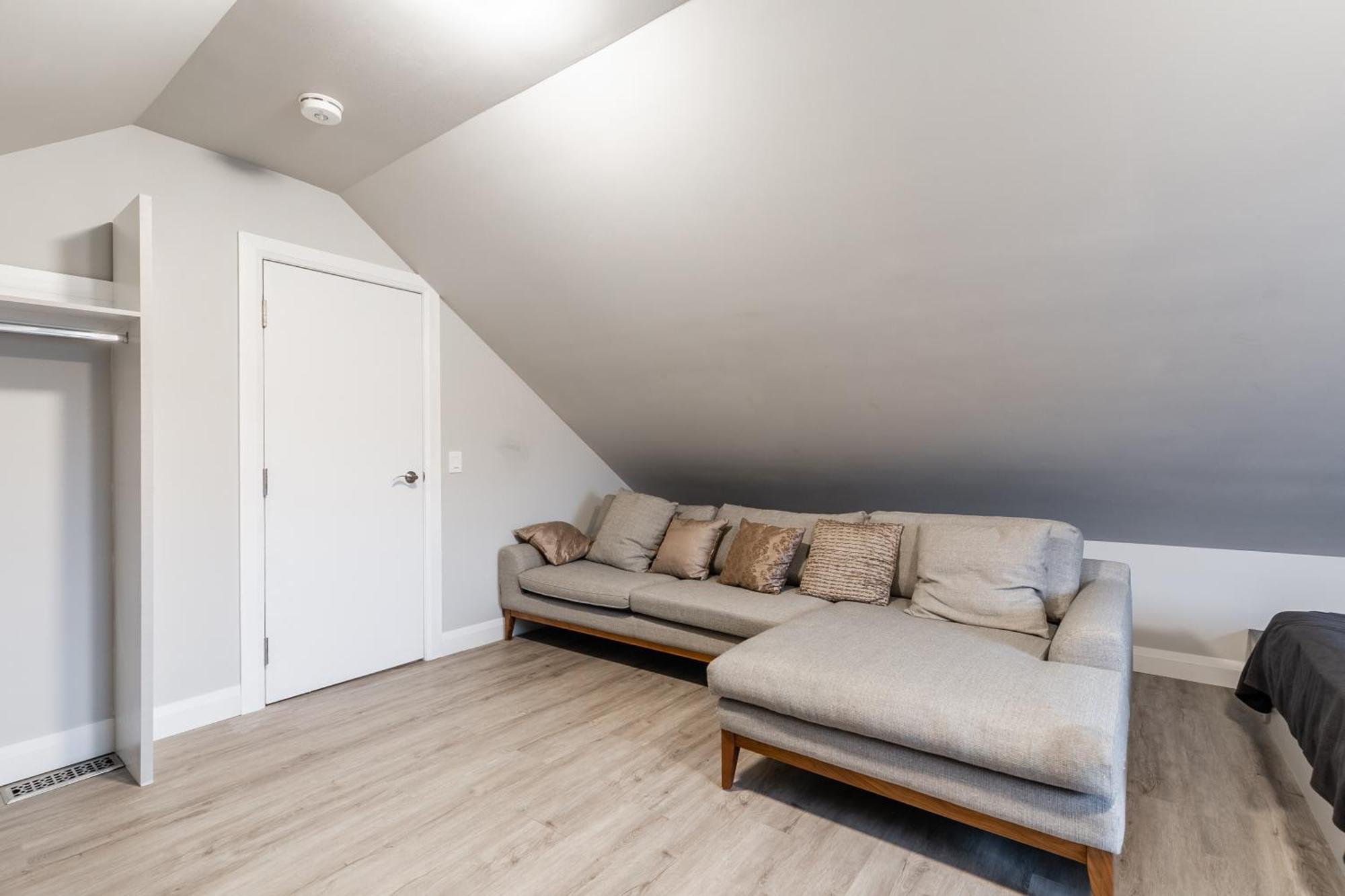 Beautiful Renovated Home 3 Mins Drive To Fall Niagara Falls Exterior photo