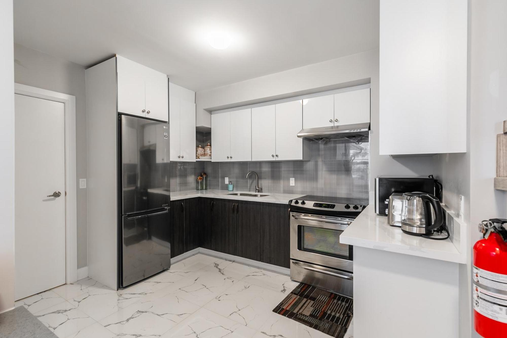 Beautiful Renovated Home 3 Mins Drive To Fall Niagara Falls Exterior photo