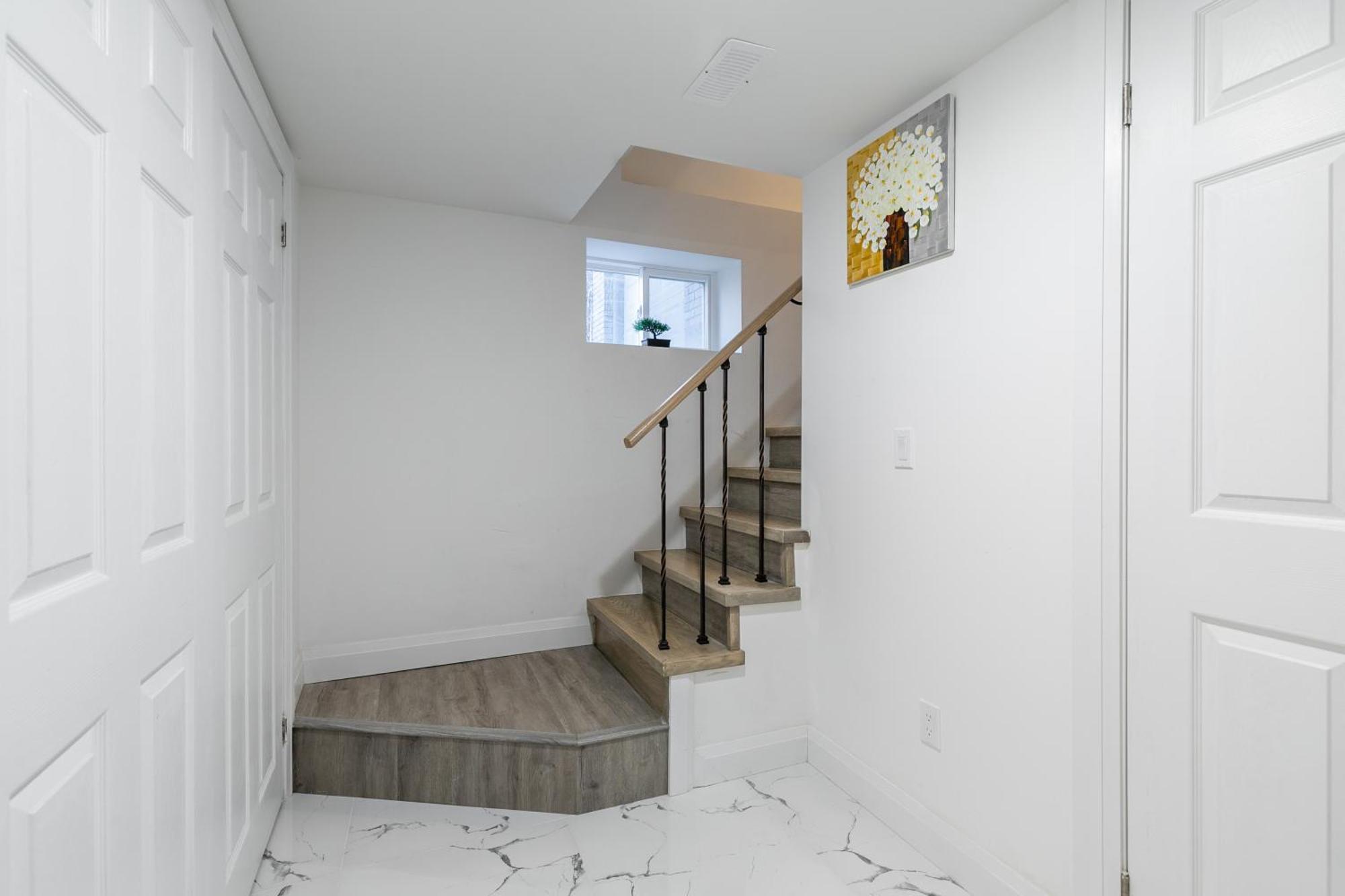 Beautiful Renovated Home 3 Mins Drive To Fall Niagara Falls Exterior photo