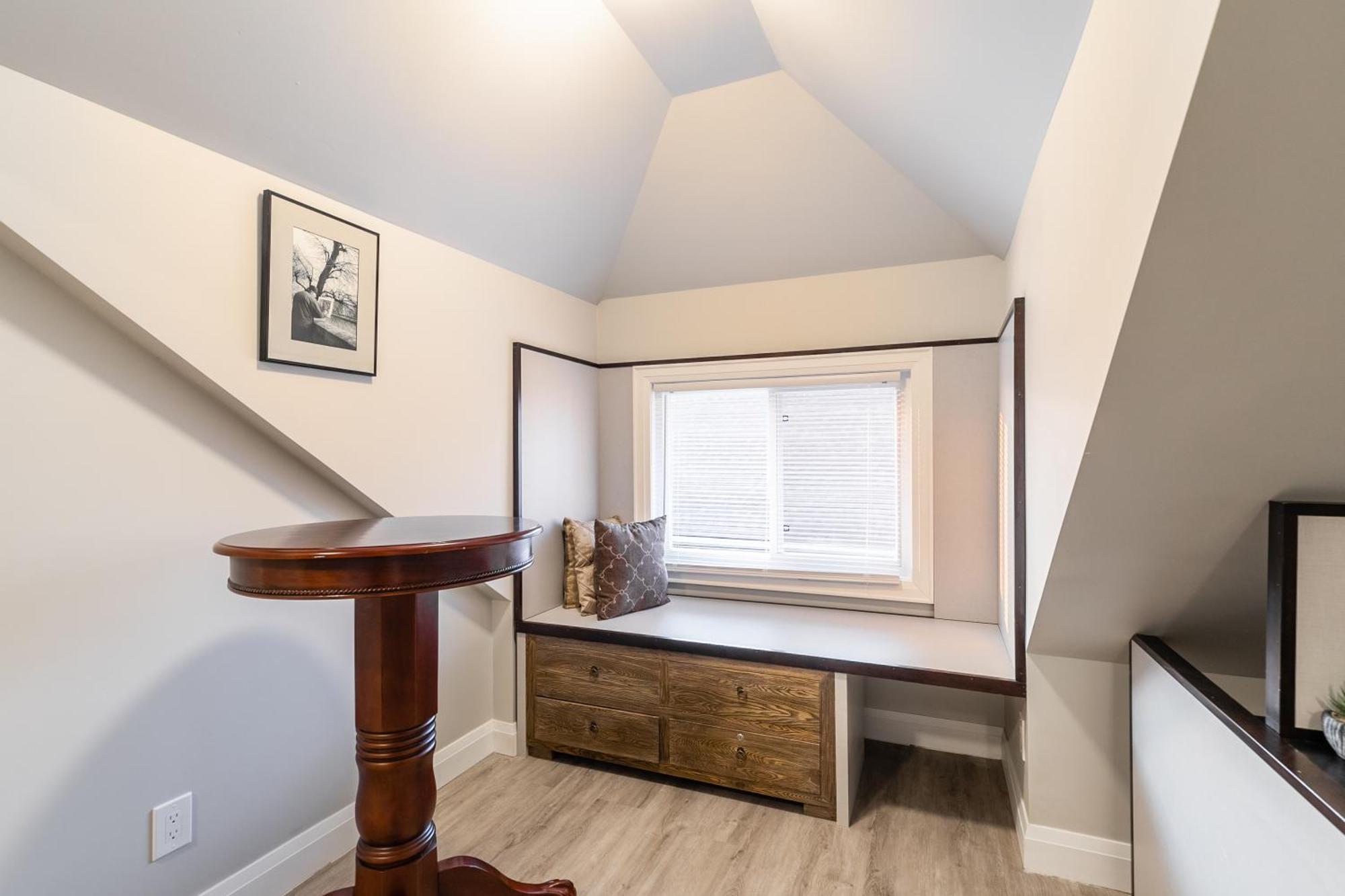 Beautiful Renovated Home 3 Mins Drive To Fall Niagara Falls Exterior photo