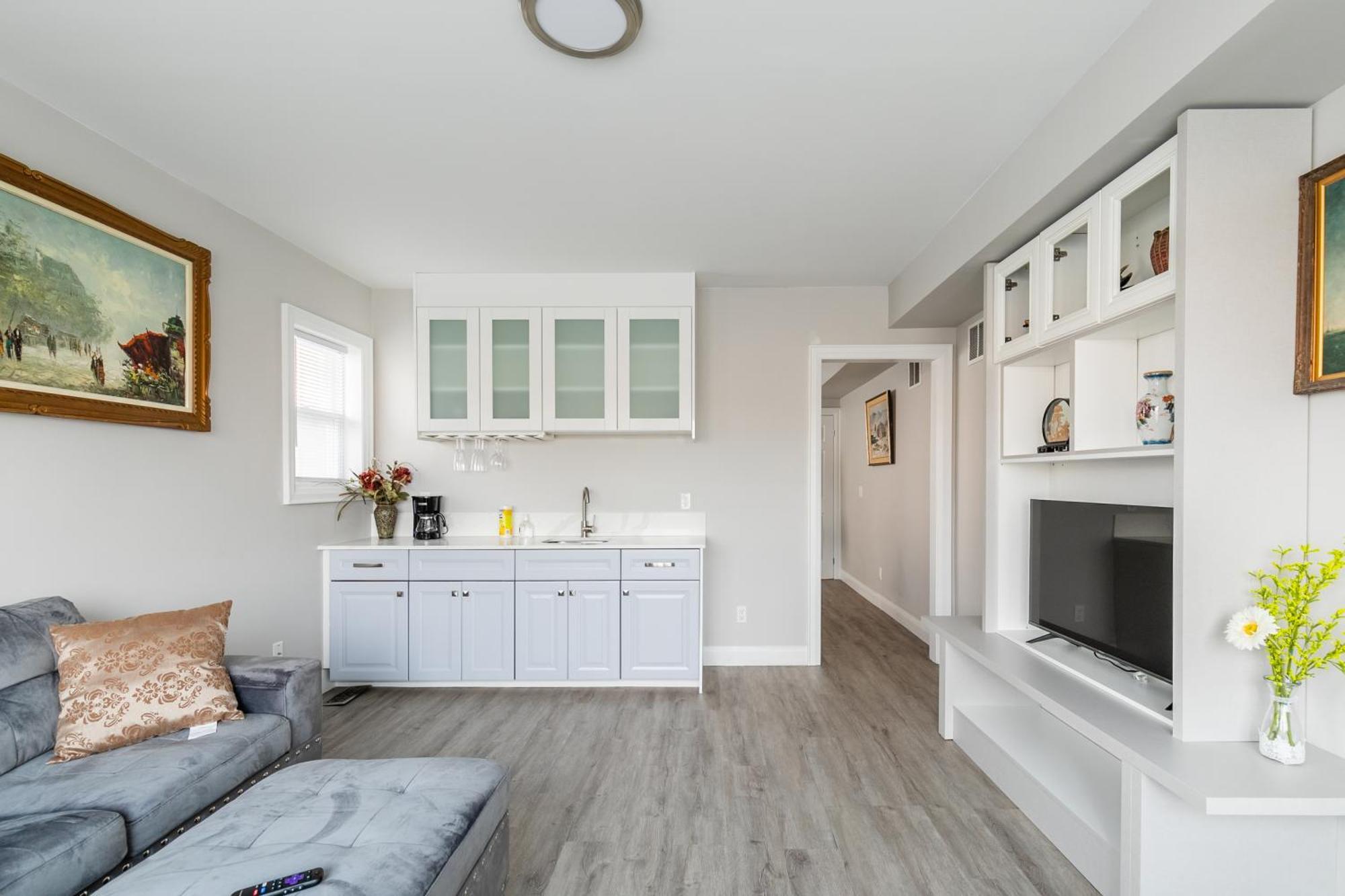 Beautiful Renovated Home 3 Mins Drive To Fall Niagara Falls Exterior photo