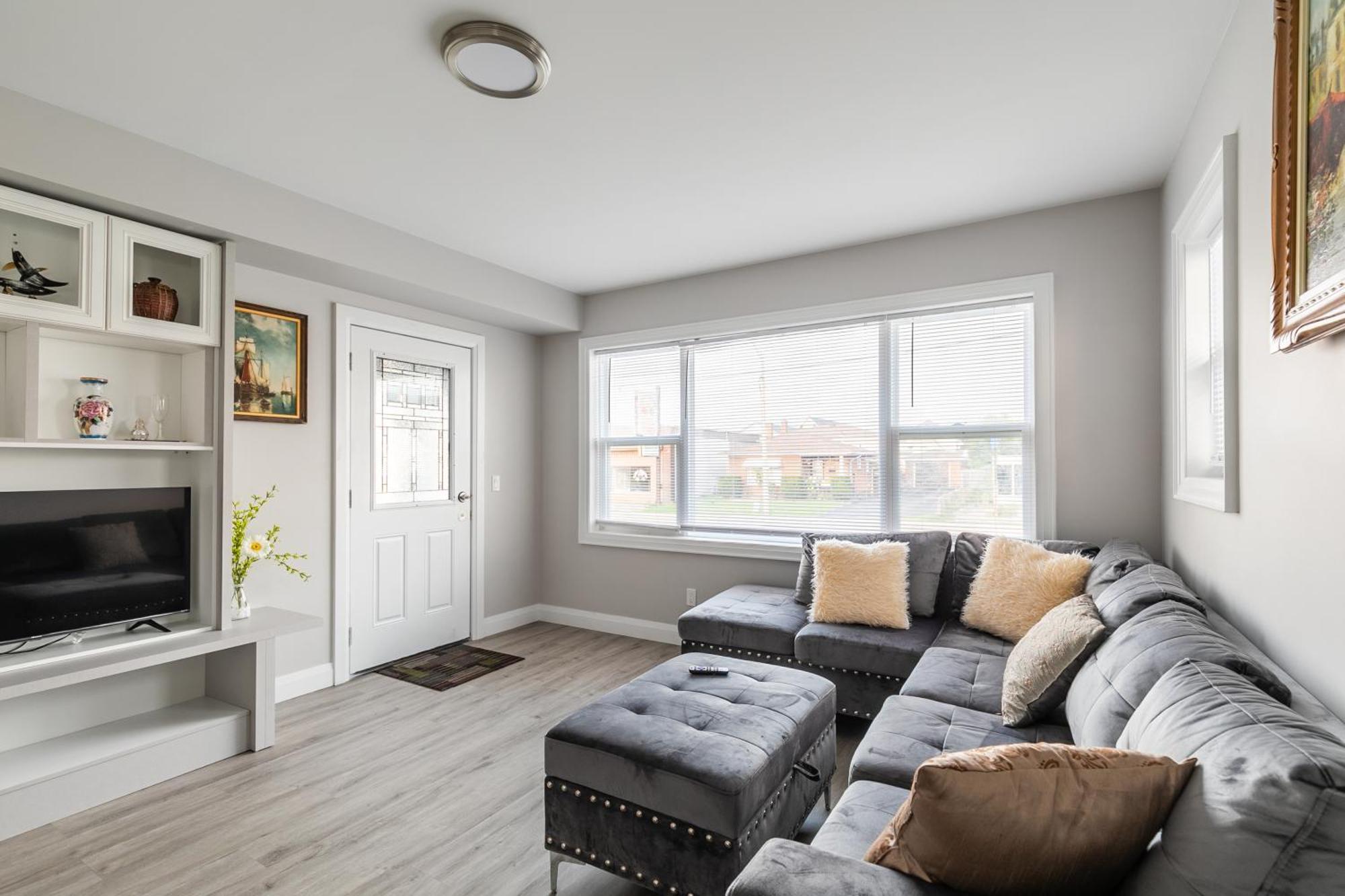Beautiful Renovated Home 3 Mins Drive To Fall Niagara Falls Exterior photo